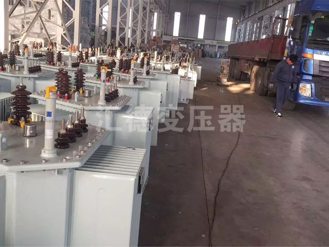 阜阳准备装车的变压器